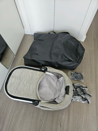 Uppababy Vista v2 con Accesorios