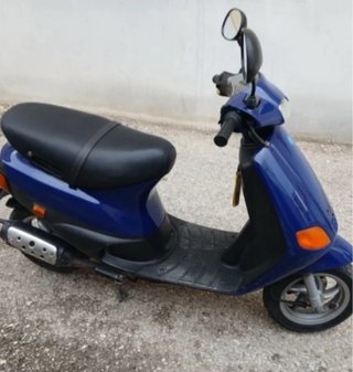 Piaggio Azul Scooter