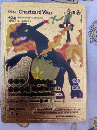 Carta Pokémon Charizard VMAX Dorada