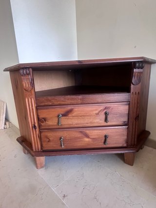 Mueble esquinero madera maciza recién lustrado