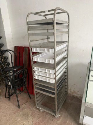 Carro de bandejas metálico
