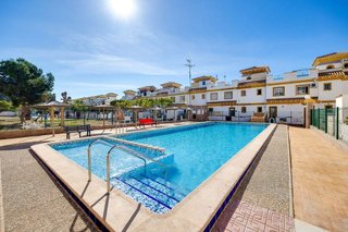 Casa adosada en venta en Nueva Torrevieja - Aguas Nuevas en Torrevieja