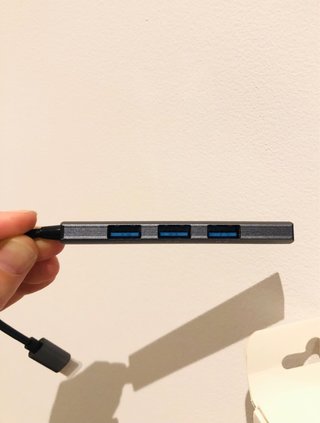 Adaptador HUB USB-C 4 en 1 marca Unico