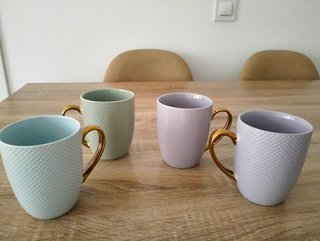 Set de 4 tazas de porcelana texturizadas