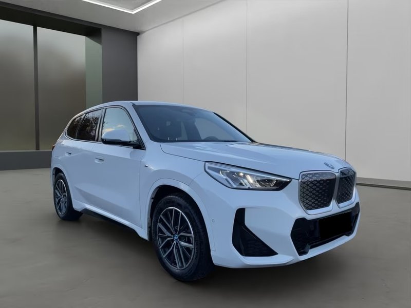 BMW iX1 2024, foto 3