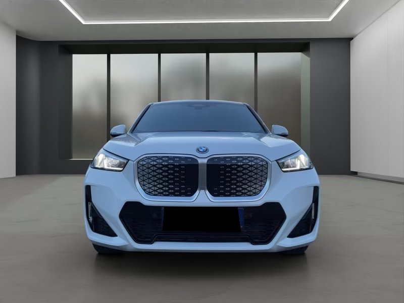 BMW iX1 2024, foto 5