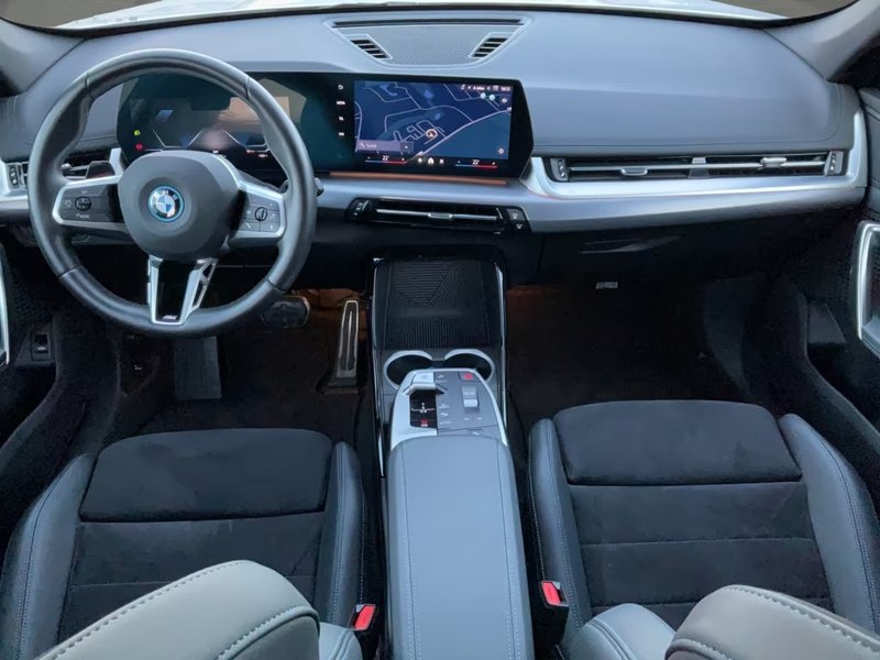 BMW iX1 2024, foto 11