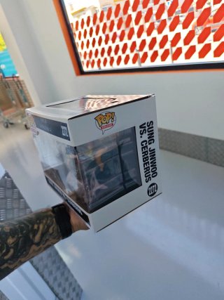 Funko Pop! Solo Leveling Sung Jinwoo vs. Cerberus
