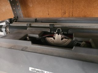 Máquina de escribir Olivetti Línea 98