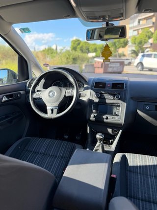Volkswagen Touran cross 2012