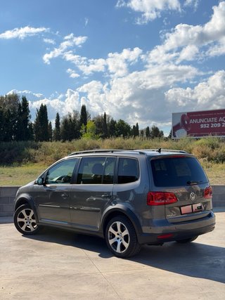 Volkswagen Touran cross 2012