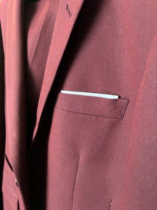 Traje burdeos caballero