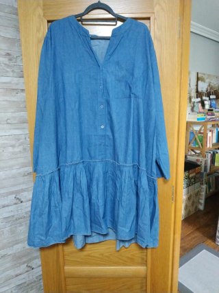 Vestido vaquero con volantes