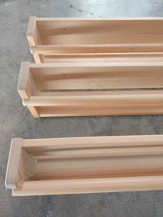 Estantería de pino madera