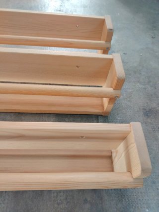 Estantería de pino madera