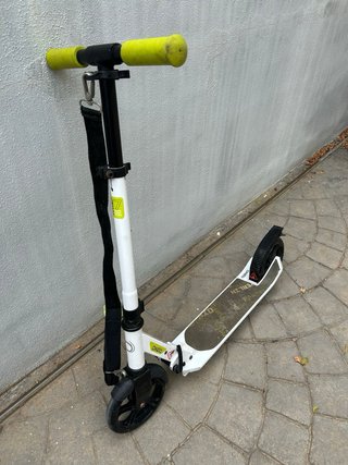 Patinete Oxelo blanco y amarillo