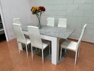 Mesa extensible + 6 sillas blancas