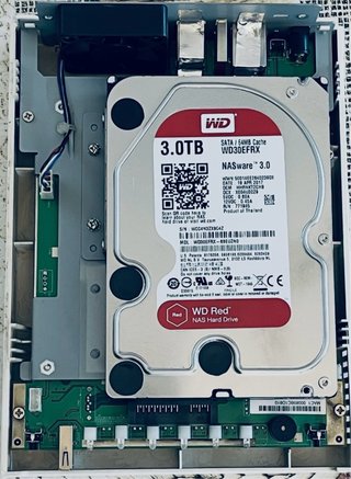 NAS QNAP TS-112 + HDD 3TB Server Cloud