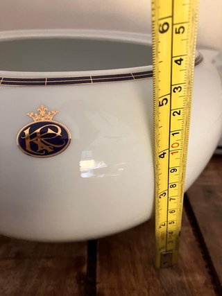 Sopera Royal Kent Porcelana Blanca y Dorada