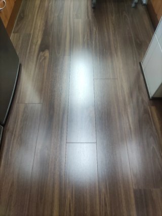 Suelo laminado Berry Alloc Hydro+