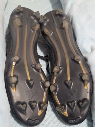 Botas Fútbol Adidas F50 Negras y Doradas