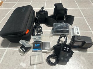GoPro Hero 11 Seminueva Muy Equipada