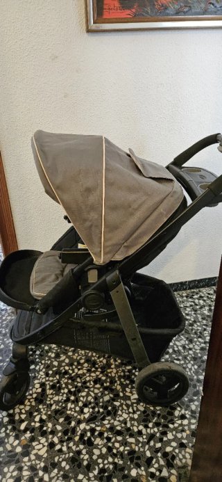 Carrito de bebé plegable