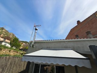 Toldo retráctil Kesser gris