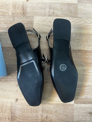 Zapatos planos negros con tiras