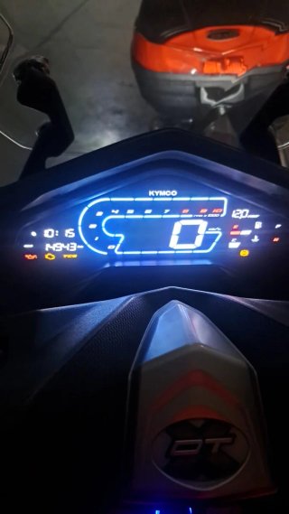 Kymco 360 Scooter Negra del 2022, 15.000 km 320cc