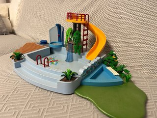Piscina Playmobil con tobogán y ducha