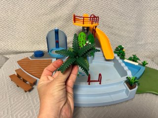 Piscina Playmobil con tobogán y ducha