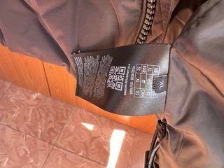 Chaqueta Guess Plumas XL Negra