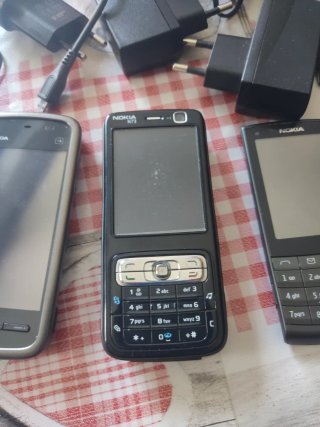 Lote de 4 teléfonos móviles Nokia