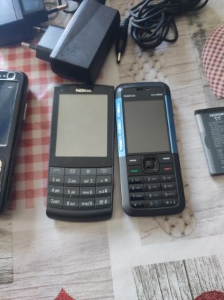 Lote de 4 teléfonos móviles Nokia