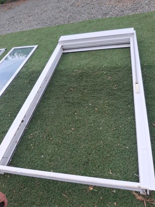 Ventana aluminio blanco226×120