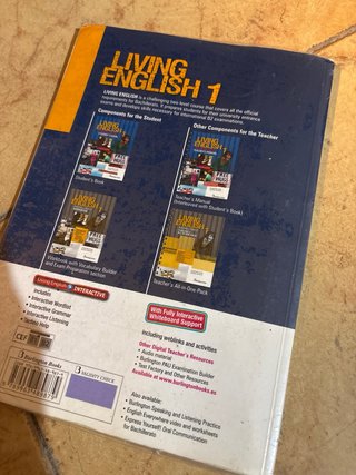 Living English 1 Bachillerato. Student's book