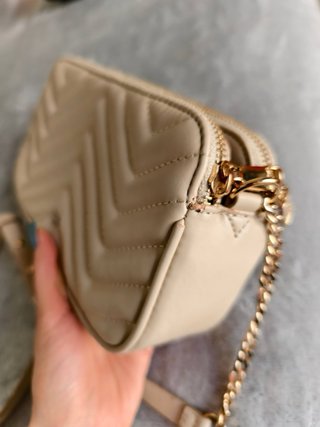 Bolso Parfois beige con correa ajustable