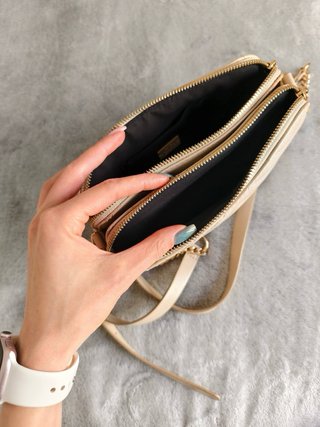 Bolso Parfois beige con correa ajustable