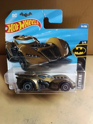 Lote 8 Hot Wheels Batman + Regalo Hot Wheels Valentino Rossi