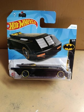 Lote 8 Hot Wheels Batman + Regalo Hot Wheels Valentino Rossi