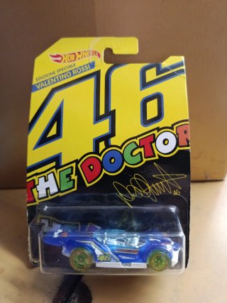 Lote 8 Hot Wheels Batman + Regalo Hot Wheels Valentino Rossi