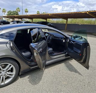 Tesla Model S (90) 2015
