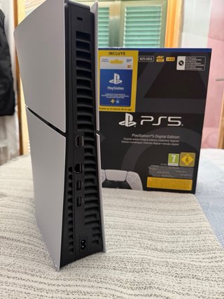 PS5 Digital Edition 825GB  (Precio negociable)