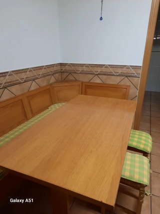 Mesa, banqueta y 3 taburetes madera