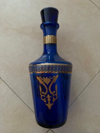 Licorera de cristal azul y oro