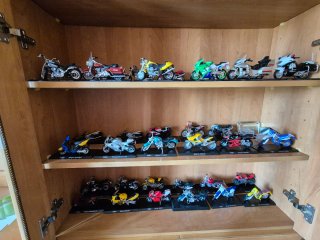 Colección Maisto y otras marcas de motos miniatura