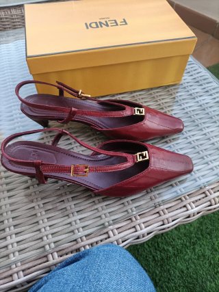 Zapatos Fendi Talla 39 Rojos