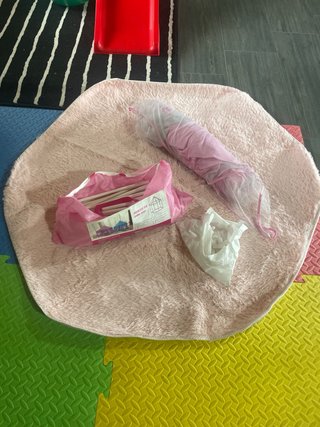Casa de juegos para niñas, tipy tela rosa.