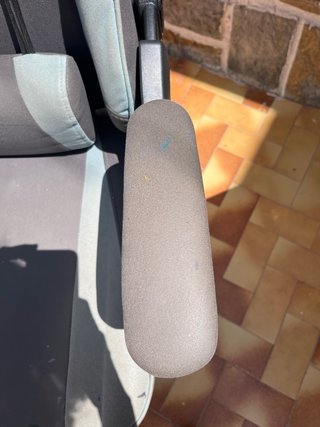 Silla de escritorio negra y azul